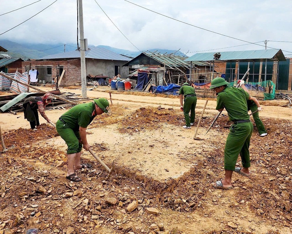 Chung tay xóa nhà tạm, nhà dột nát:  Lan tỏa tinh thần trách nhiệm, nhân ái trong toàn xã hội - Ảnh 9.