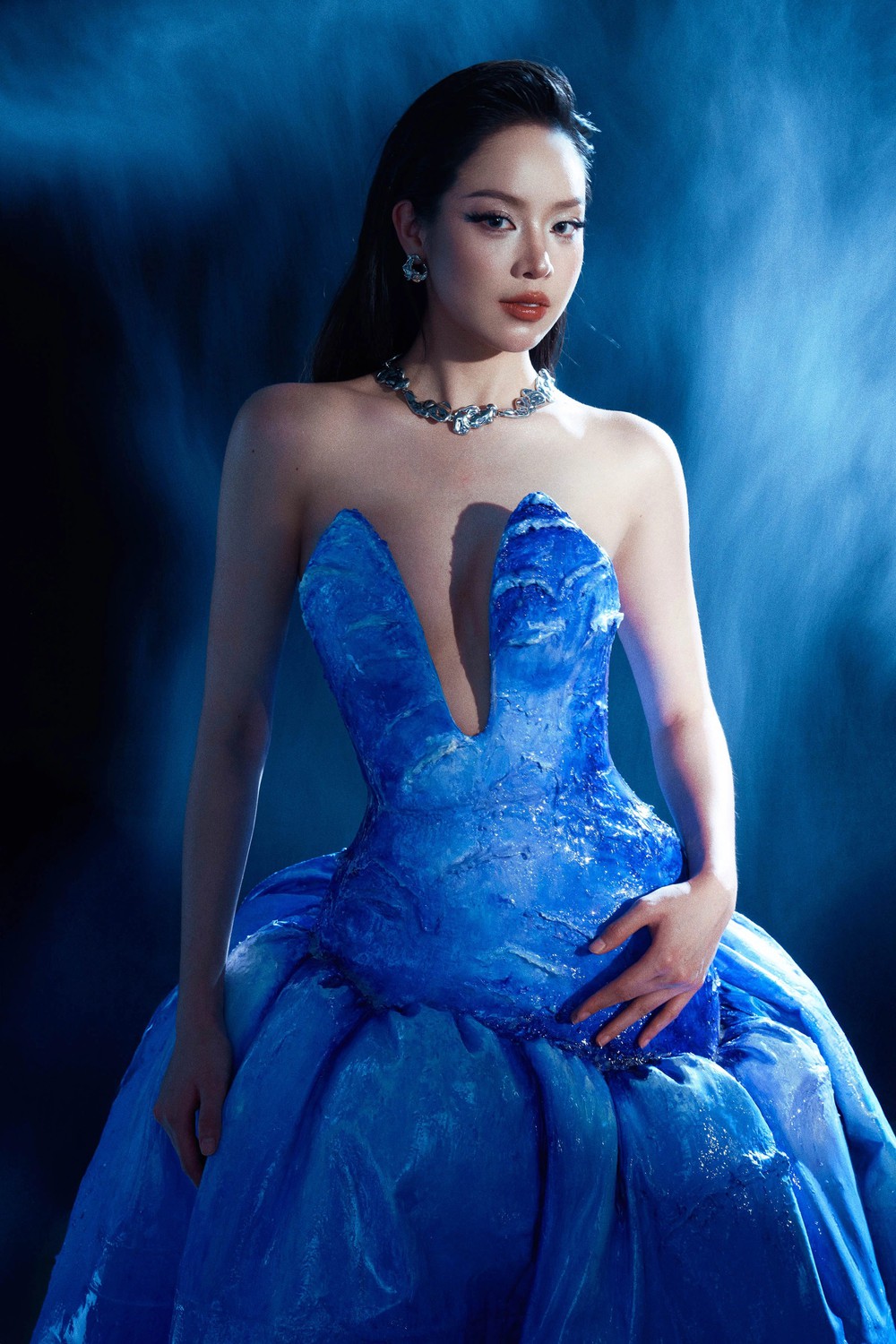 Thanh Thủy làm &quot;nàng thơ&quot; của NTK Lê Thanh Hòa - Ảnh 1.