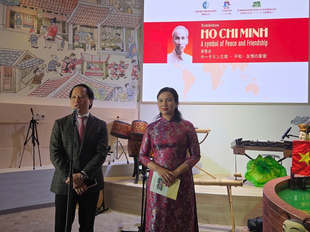 Khai mạc Triển lãm về Chủ tịch Hồ Chí Minh tại EXPO 2025 - Ảnh 2.