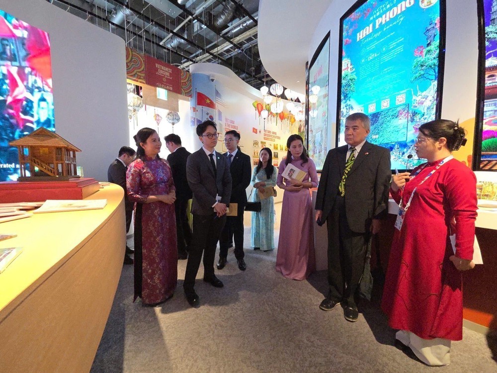 Khai mạc Triển lãm về Chủ tịch Hồ Chí Minh tại EXPO 2025 - Ảnh 3.