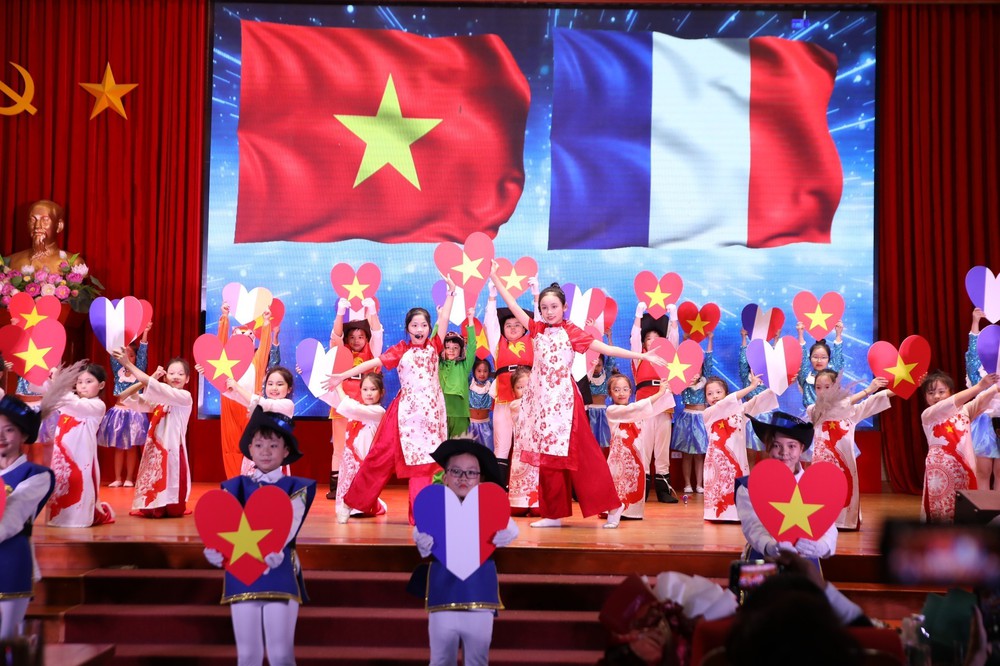 Giáo sư Sử học Pháp đánh giá mối quan hệ Việt - Pháp phong phú và đầy hứa hẹn - Ảnh 3. Giáo sư Sử học Pháp đánh giá mối quan hệ Việt - Pháp phong phú và đầy hứa hẹn - Ảnh 3.