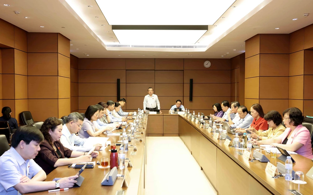 Quốc hội chốt bổ sung dự toán chi thường xuyên hơn 4.300 tỷ đồng cho năm 2025 - Ảnh 1.