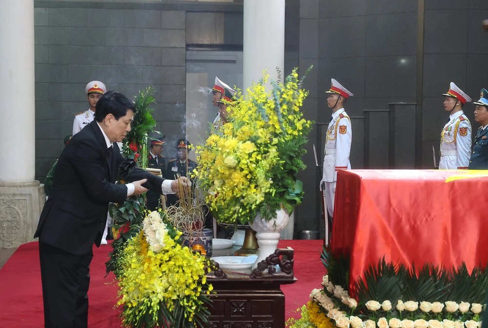 Lễ Quốc tang nguyên Chủ tịch nước Trần Đức Lương - Ảnh 32.