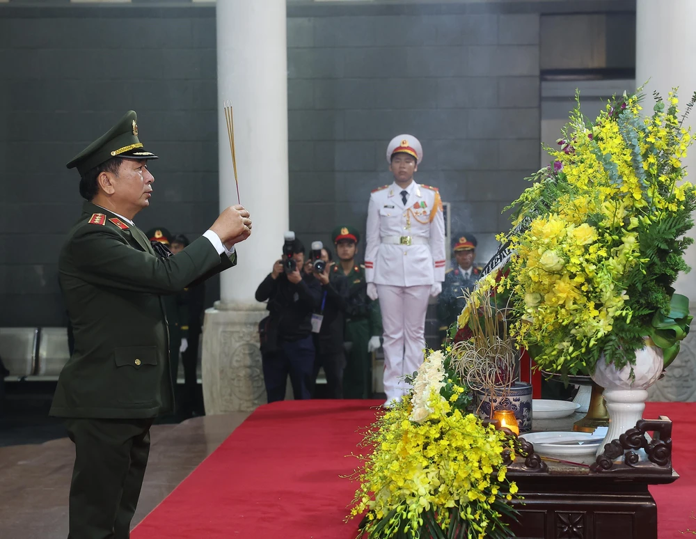 Lễ Quốc tang nguyên Chủ tịch nước Trần Đức Lương - Ảnh 40.