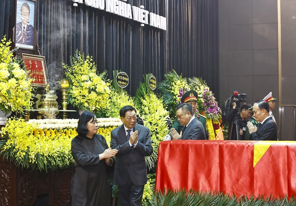 Lễ Quốc tang nguyên Chủ tịch nước Trần Đức Lương - Ảnh 44.
