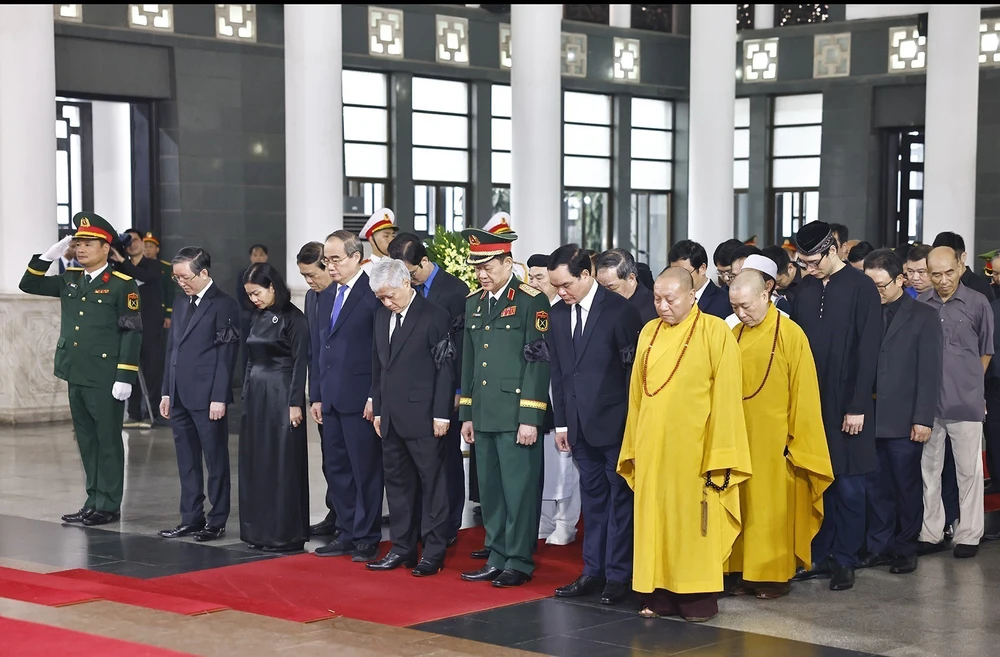 Lễ Quốc tang nguyên Chủ tịch nước Trần Đức Lương - Ảnh 24.