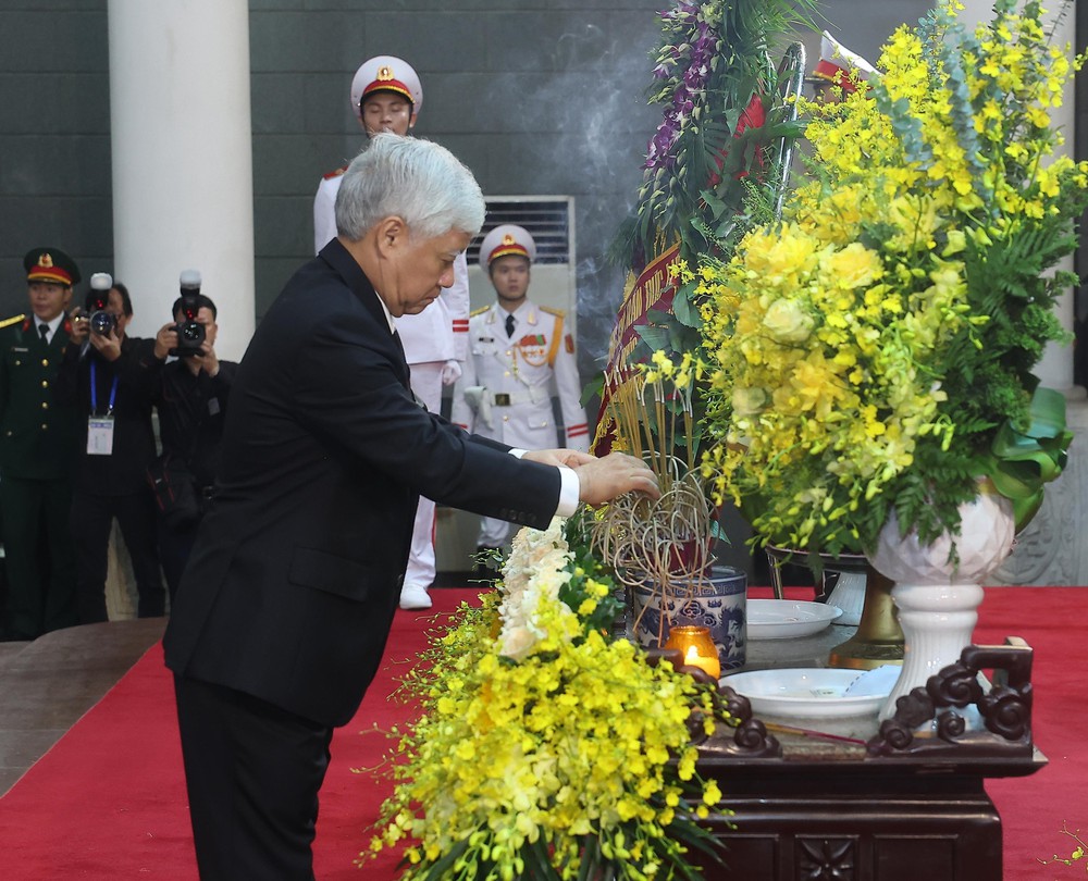Lễ Quốc tang nguyên Chủ tịch nước Trần Đức Lương - Ảnh 24.