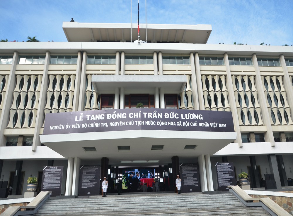 Lễ Quốc tang nguyên Chủ tịch nước Trần Đức Lương tại Thành phố Hồ Chí Minh - Ảnh 1.