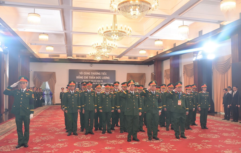 Lễ Quốc tang nguyên Chủ tịch nước Trần Đức Lương tại Thành phố Hồ Chí Minh - Ảnh 4.