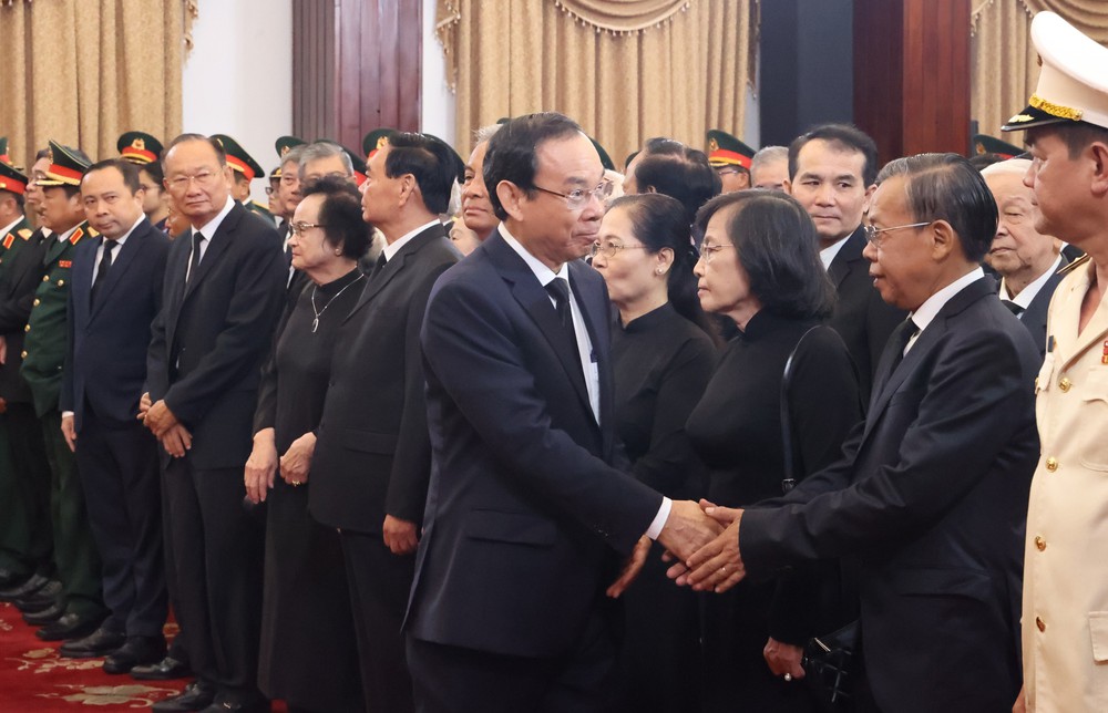Lễ Quốc tang nguyên Chủ tịch nước Trần Đức Lương tại Thành phố Hồ Chí Minh - Ảnh 8.