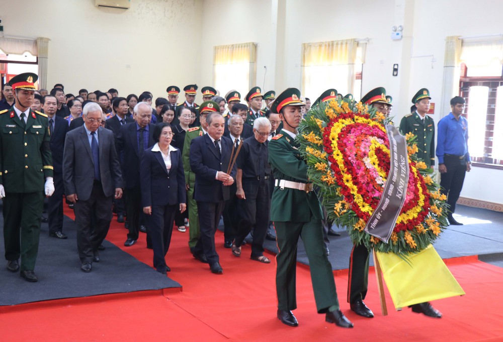 Trang nghiêm Lễ viếng nguyên Chủ tịch nước Trần Đức Lương tại quê nhà Quảng Ngãi - Ảnh 2.
