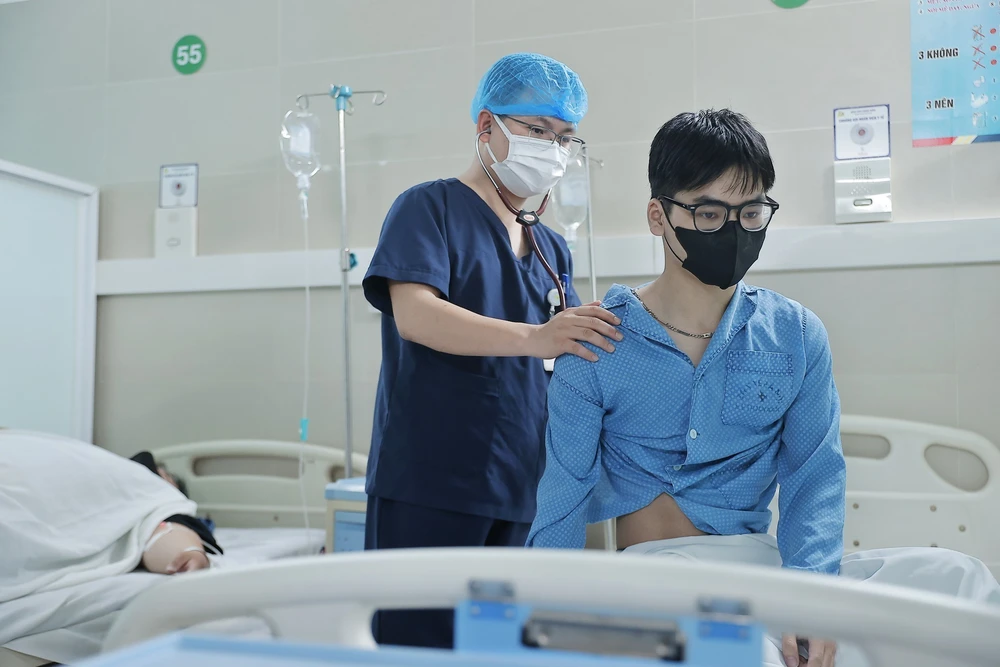 Thành phố Hồ Chí Minh: 83% mẫu giải trình tự gen của bệnh nhân COVID-19 là biến chủng NB.1.8.1 - Ảnh 1.