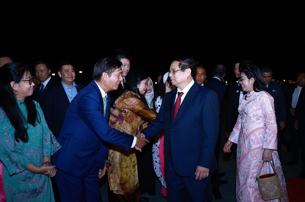 Thủ tướng và Phu nhân bắt đầu chuyến thăm chính thức Malaysia và tham dự Hội nghị Cấp cao ASEAN lần thứ 46 - Ảnh 4.
