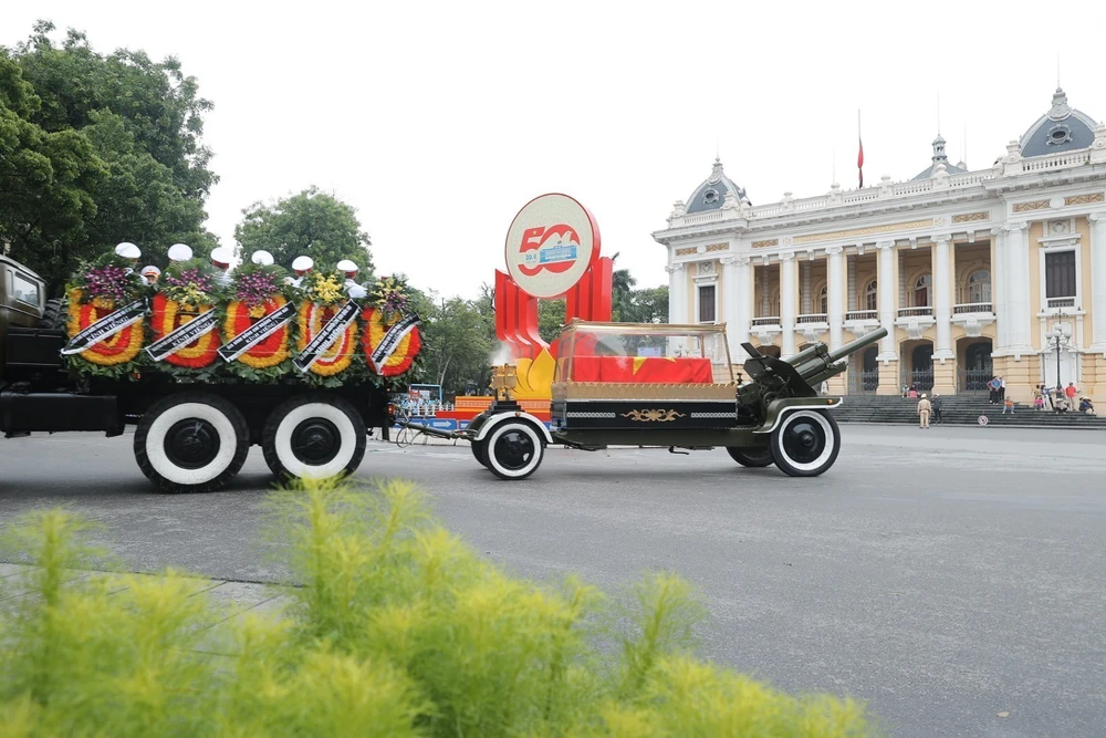 Lễ đưa tang nguyên Chủ tịch nước Trần Đức Lương - Ảnh 8.
