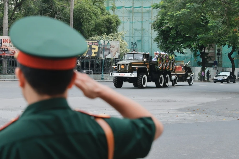 Lễ đưa tang nguyên Chủ tịch nước Trần Đức Lương - Ảnh 9.