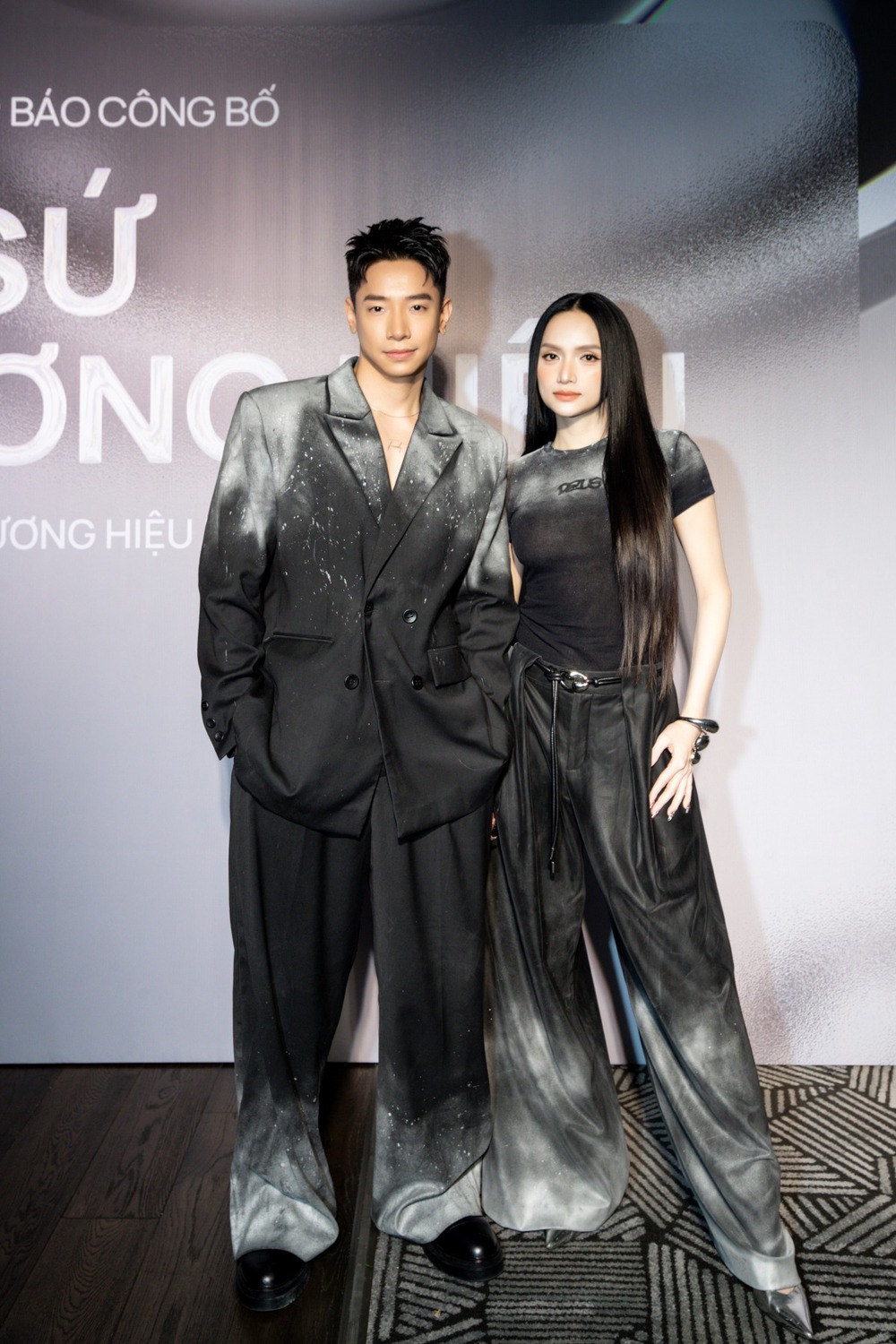 Hương Giang và Phú Cường tình tứ cùng dự sự kiện - Ảnh 4.