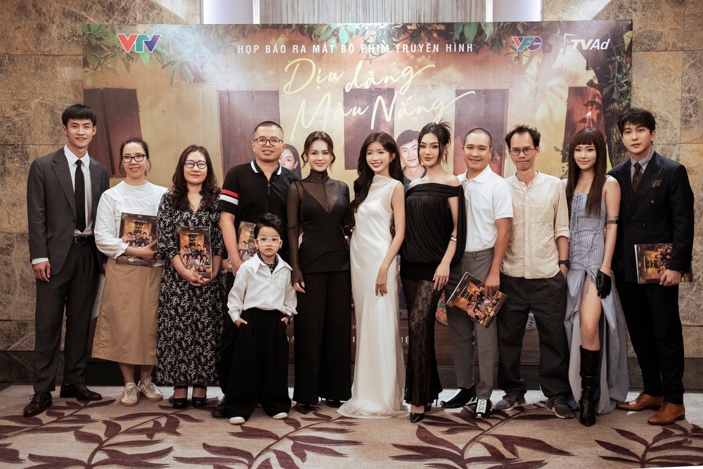 Ngọc Huyền khác lạ với hình ảnh gái quê cam chịu trong 'Dịu dàng màu nắng' - Ảnh 4.