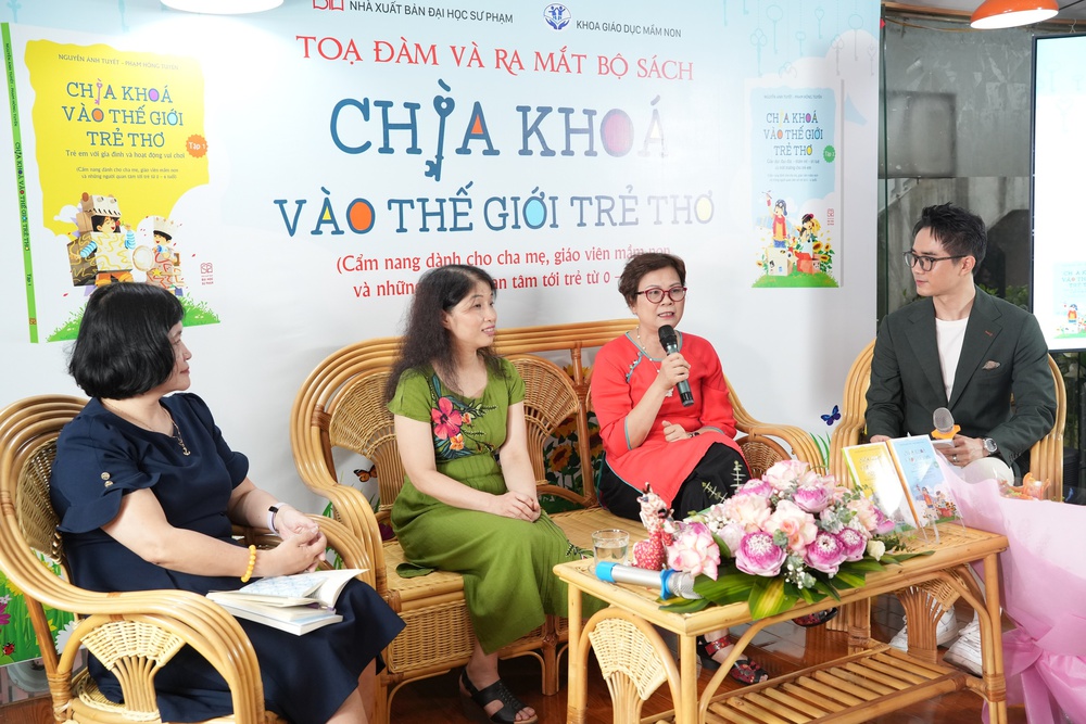 Chìa khóa cho trẻ thơ và... chìa khóa cho người lớn - Ảnh 1.