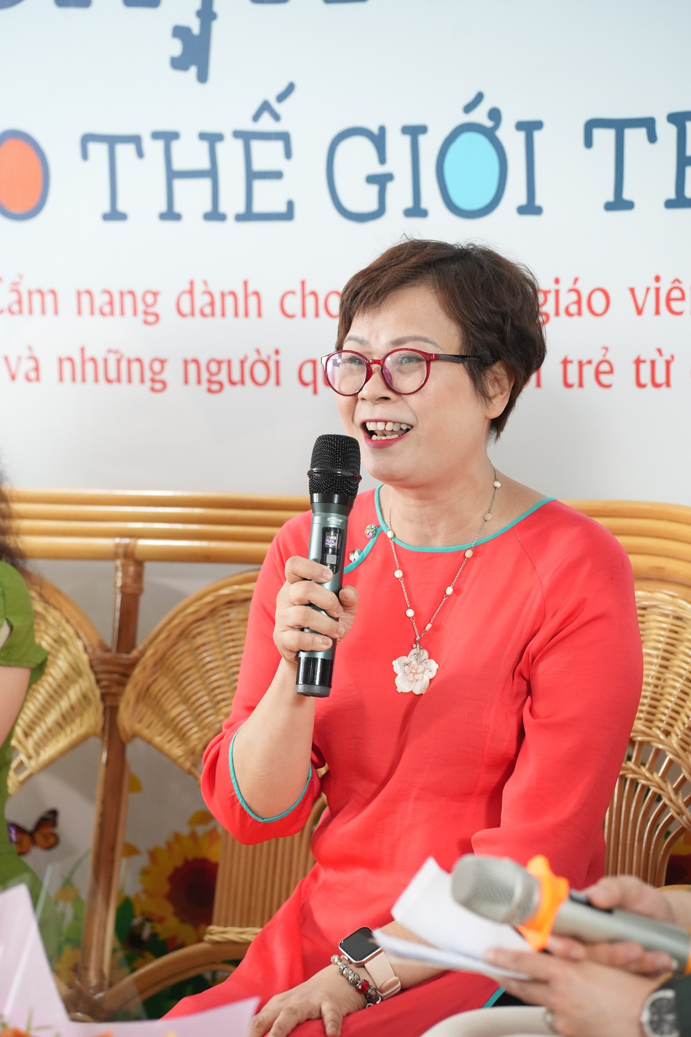 Chìa khóa cho trẻ thơ và... chìa khóa cho người lớn - Ảnh 2.