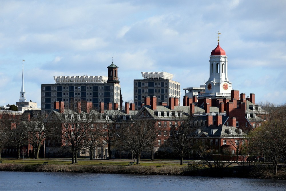 Đại học Harvard và &quot;Giấc mơ chông chênh&quot; - Ảnh 1.