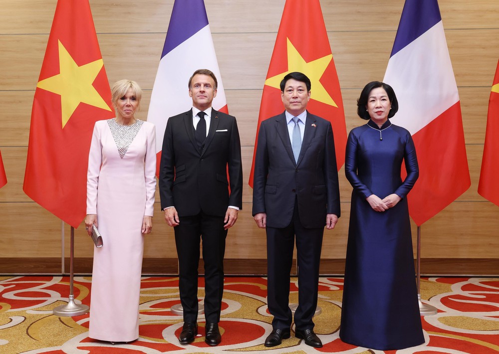 Chủ tịch nước Lương Cường chủ trì chiêu đãi cấp Nhà nước Tổng thống Pháp - Ảnh 2.