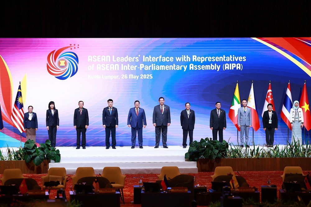 Thủ tướng phát biểu tại phiên Đối thoại của lãnh đạo ASEAN với đại diện AIPA - Ảnh 7.