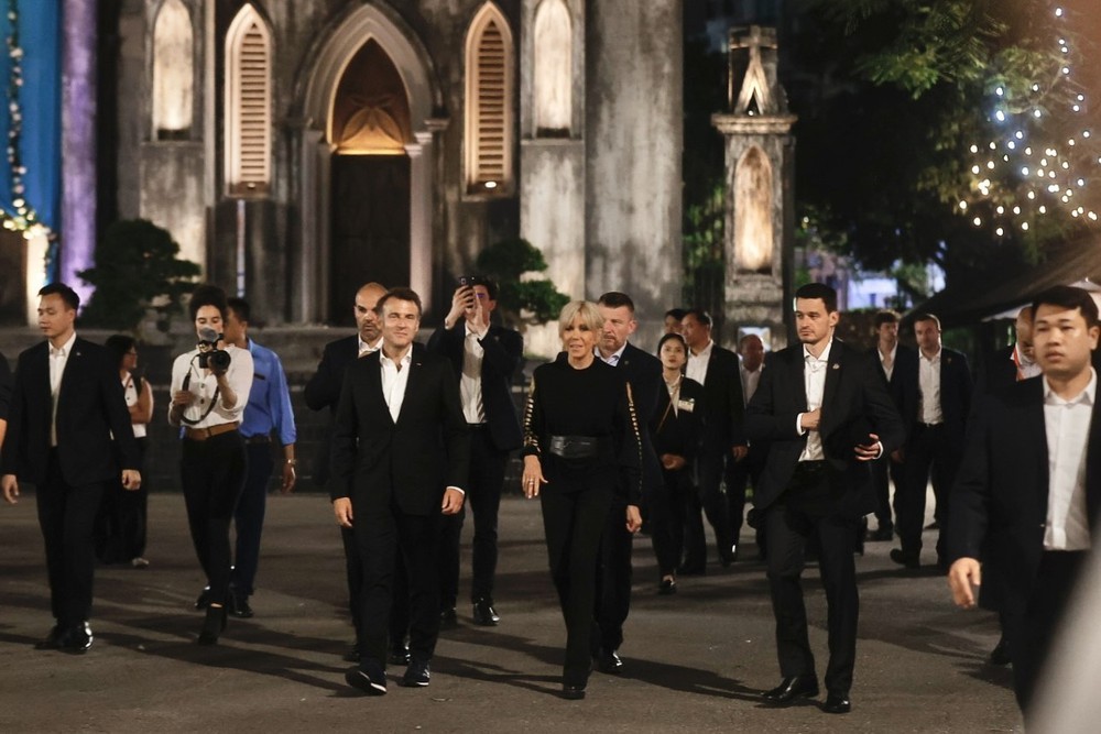 Tổng thống Pháp Emmanuel Macron và Phu nhân dạo phố cổ Hà Nội - Ảnh 6.