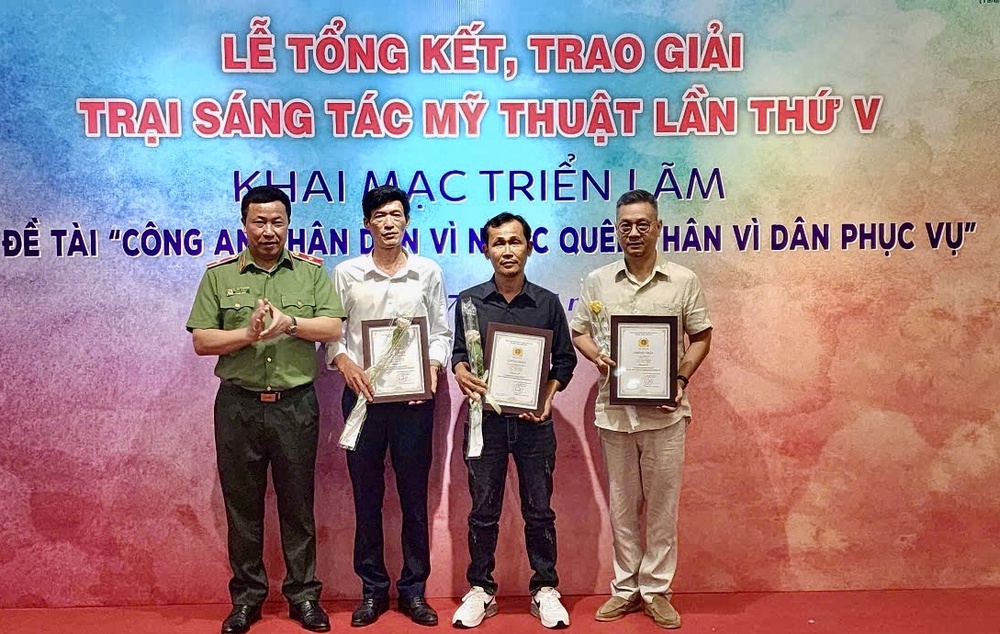 Phạm Hồng Tuấn 