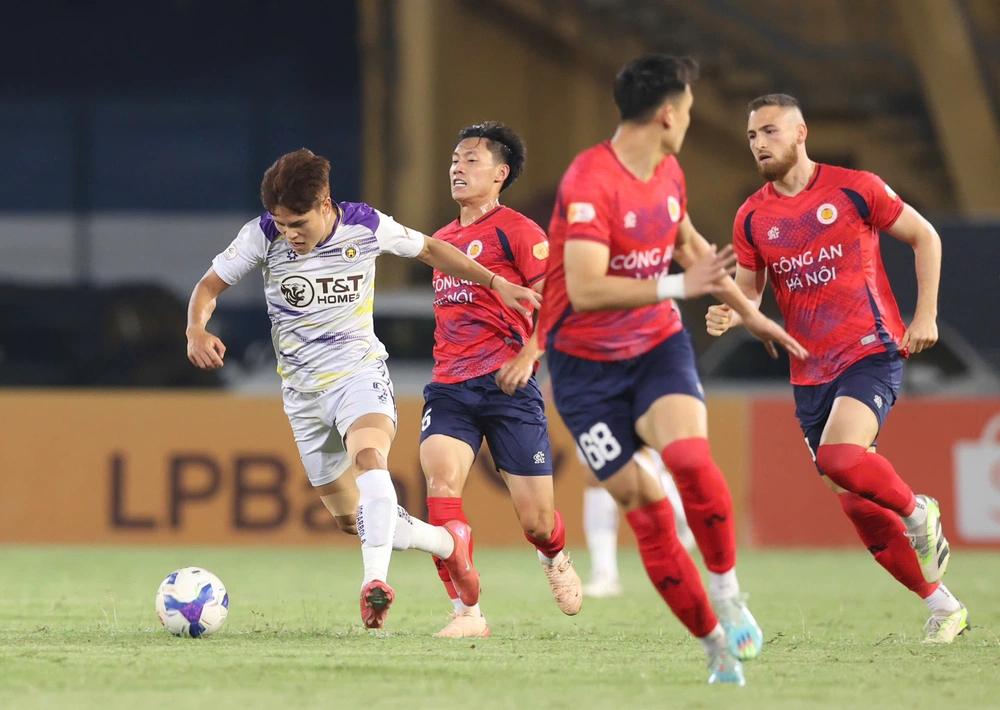 CAHN thua ‘tâm phục, khẩu phục’ Hà Nội FC, HLV Polking nêu lý do - Ảnh 1.