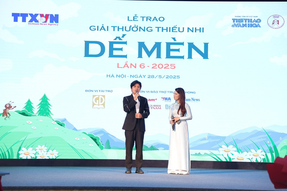 Những &quot;khoảnh khắc vàng&quot; của Lễ trao Giải thưởng Thiếu nhi Dế Mèn lần 6 - 2025 - Ảnh 17.
