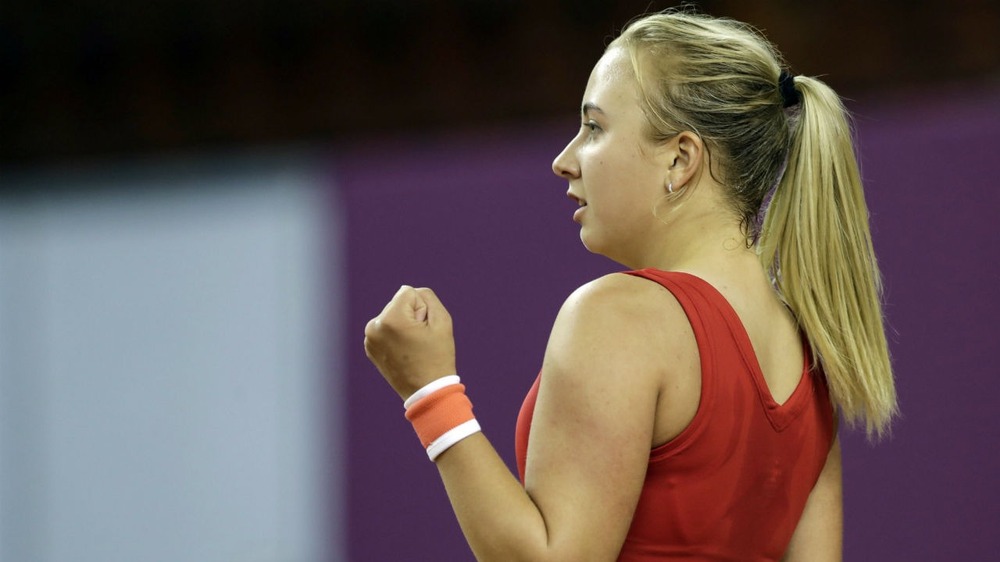 Vẻ quyến rũ khó cưỡng của tay vợt Nga được ví với Maria Sharapova - Ảnh 8.