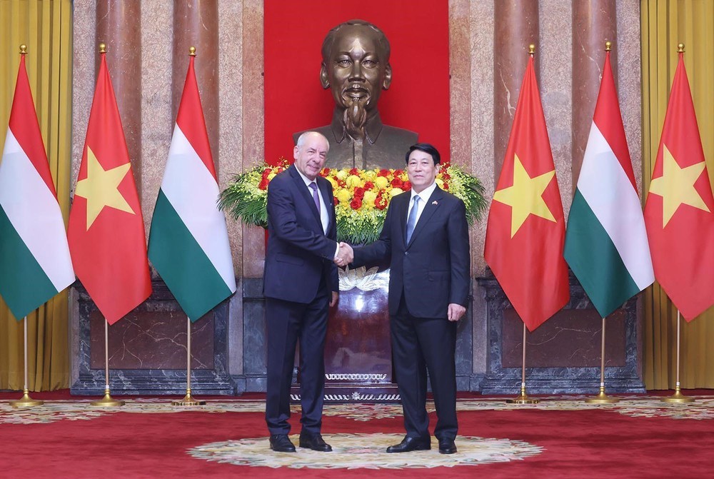 Hình ảnh Chủ tịch nước Lương Cường chủ trì lễ đón chính thức Tổng thống Hungary - Ảnh 9.