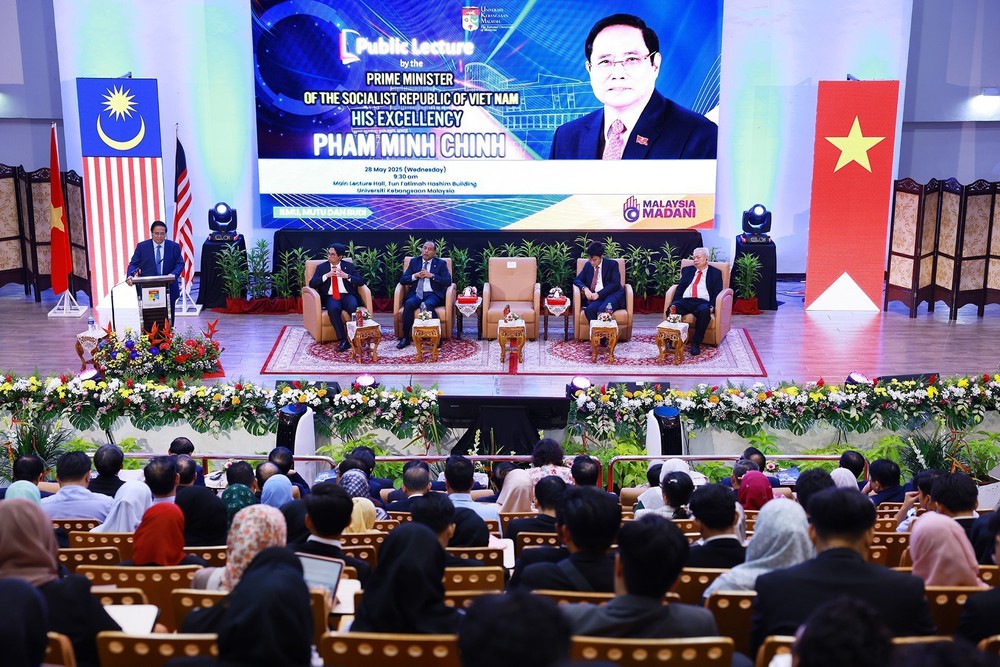 Thủ tướng Phạm Minh Chính đối thoại với sinh viên Trường Đại học Quốc gia Malaysia - Ảnh 5.