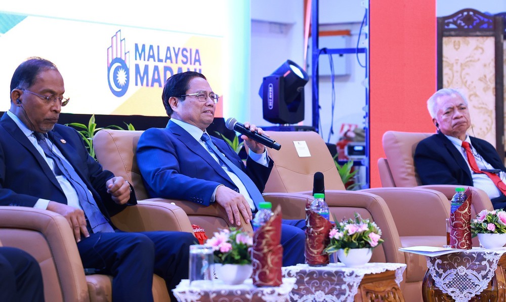 Thủ tướng Phạm Minh Chính đối thoại với sinh viên Trường Đại học Quốc gia Malaysia - Ảnh 6.