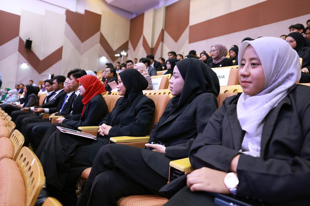Thủ tướng Phạm Minh Chính đối thoại với sinh viên Trường Đại học Quốc gia Malaysia - Ảnh 7.