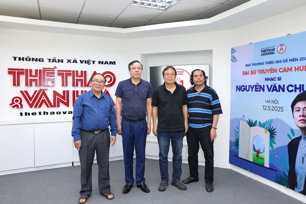 Dư âm Giải thưởng Thiếu nhi Dế Mèn 2025: Để sáng tác cho thiếu nhi chạm vào &quot;tiếng vọng của đời sống đương đại&quot; - Ảnh 3.