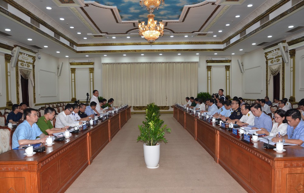 Khó khăn trong kiểm tra dược phẩm, thực phẩm kinh doanh trên mạng - Ảnh 1.