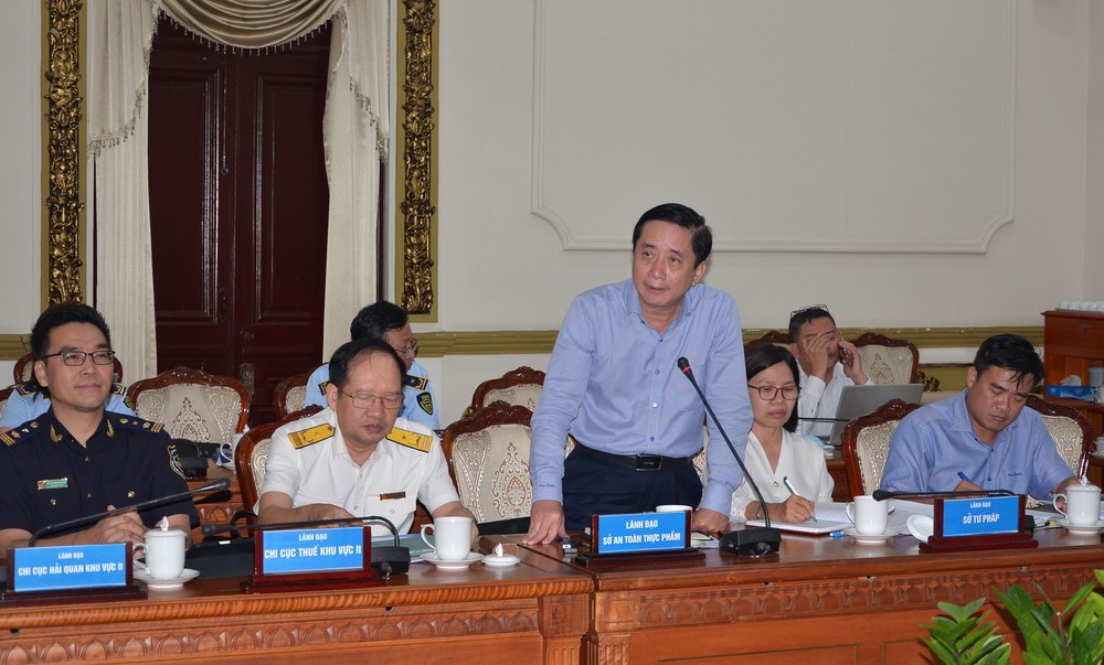 Khó khăn trong kiểm tra dược phẩm, thực phẩm kinh doanh trên mạng - Ảnh 2.