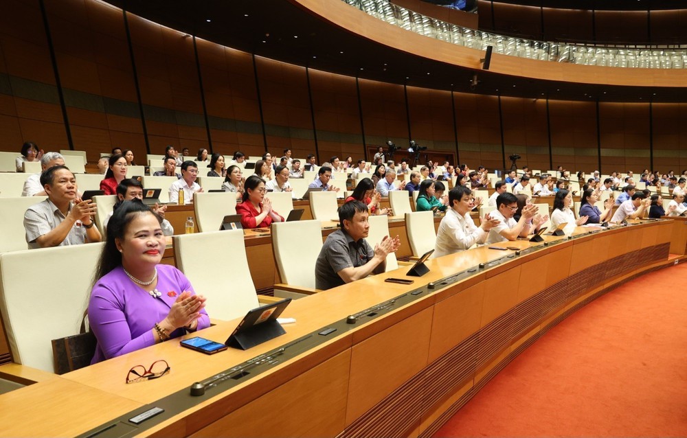 Kỳ họp thứ 9, Quốc hội khóa XV: Thông qua Nghị quyết về thí điểm một số cơ chế, chính sách đặc thù phát triển nhà ở xã hội - Ảnh 2.