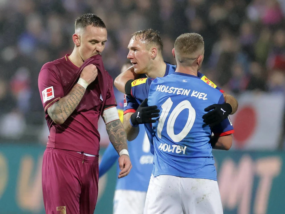 Soi Kèo, soi tỷ lệ Augsburg vs Holstein Kiel 20h30 ngày 4/5, Bundesliga vòng 32 - Ảnh 1. Augsburg vs Holstein Kiel