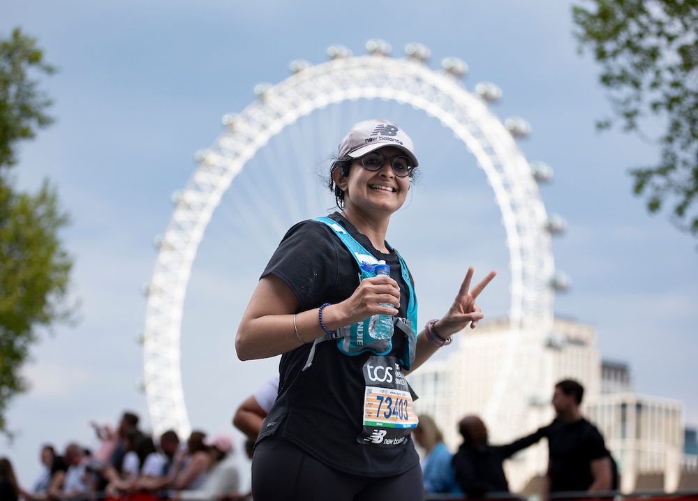 Hơn 1,1 triệu người đăng ký tham gia Giải chạy London Marathon 2026 - Ảnh 1.