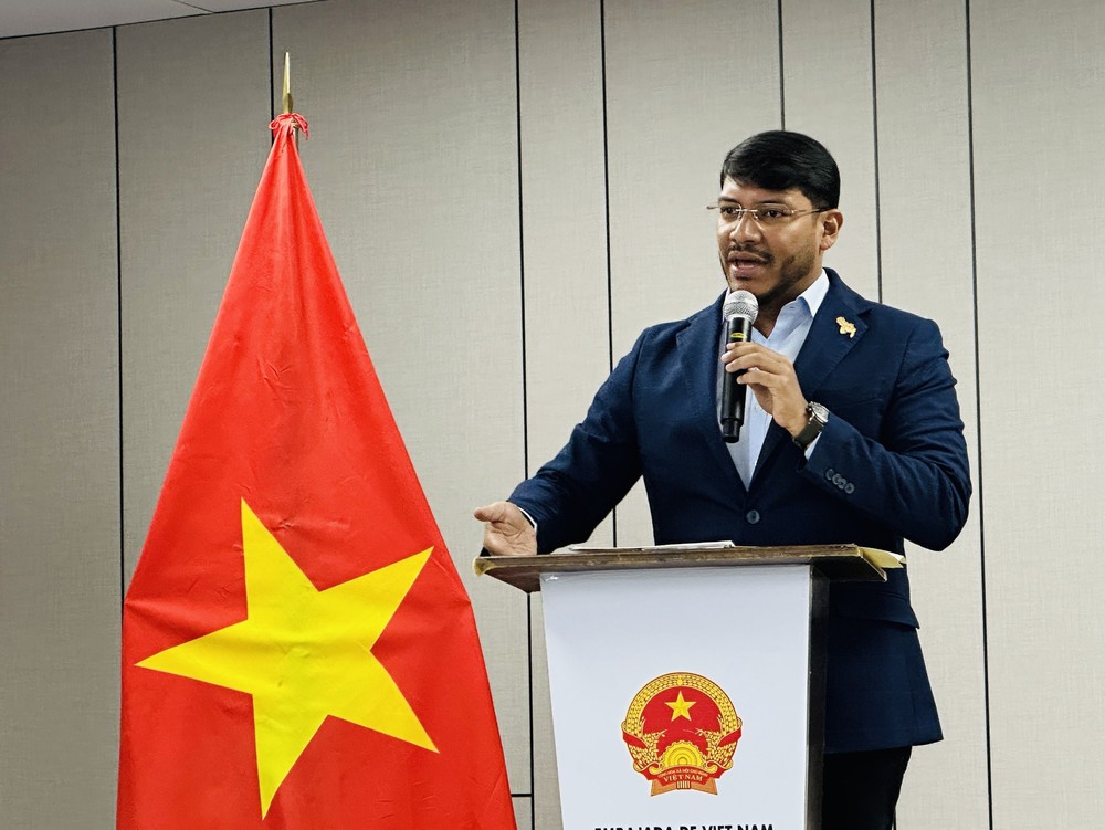 50 năm Thống nhất đất nước: Venezuela kêu gọi thế hệ trẻ noi gương Việt Nam - Ảnh 2. 50 năm Thống nhất đất nước: Venezuela kêu gọi thế hệ trẻ noi gương Việt Nam - Ảnh 2.