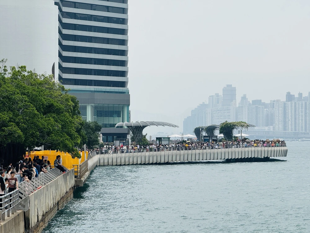 Hong Kong (Trung Quốc) thu hút lượng lớn du khách trong Tuần lễ vàng Ngày Quốc tế Lao động - Ảnh 1. Hong Kong (Trung Quốc) thu hút lượng lớn du khách trong Tuần lễ vàng Ngày Quốc tế Lao động - Ảnh 1.