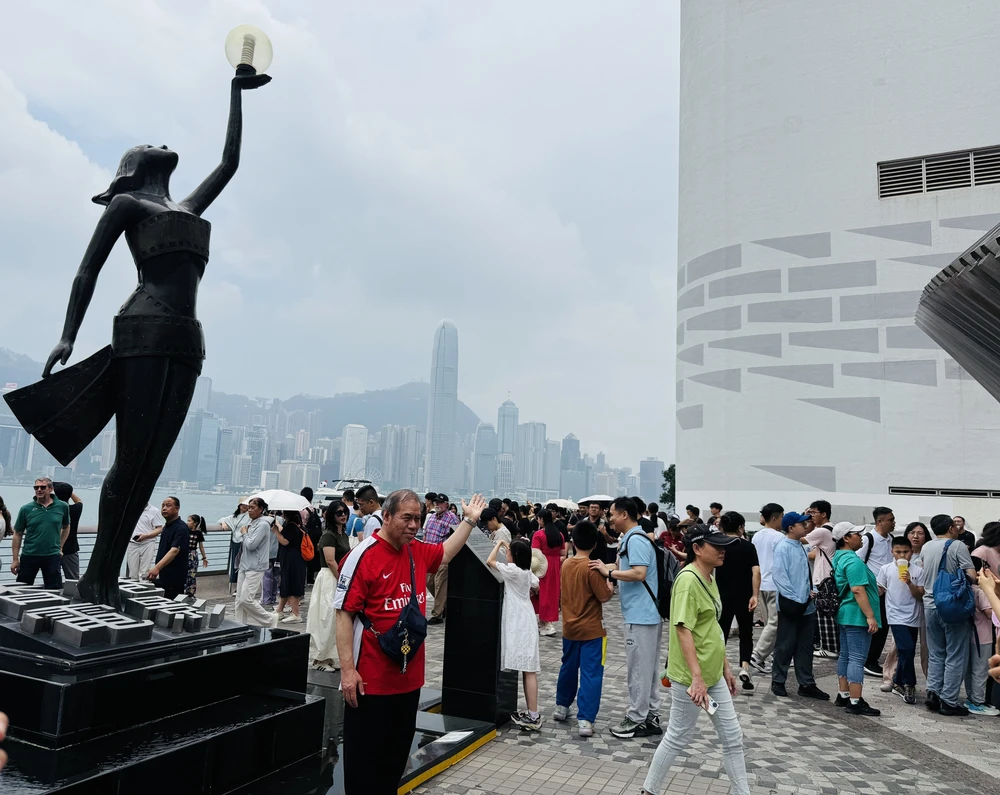 Hong Kong (Trung Quốc) thu hút lượng lớn du khách trong Tuần lễ vàng Ngày Quốc tế Lao động - Ảnh 3. Hong Kong (Trung Quốc) thu hút lượng lớn du khách trong Tuần lễ vàng Ngày Quốc tế Lao động - Ảnh 3.