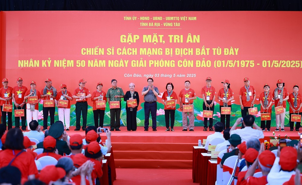 Thủ tướng Phạm Minh Chính: Cựu tù chính trị luôn giữ trong tim ngọn lửa cách mạng sáng ngời - Ảnh 3. Thủ tướng Phạm Minh Chính: Cựu tù chính trị luôn giữ trong tim ngọn lửa cách mạng sáng ngời - Ảnh 3.