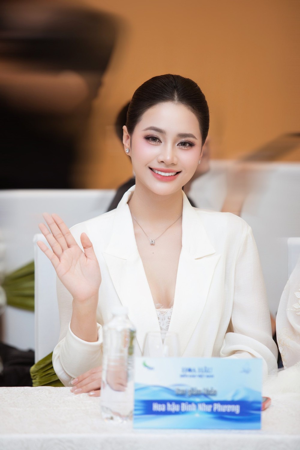 Đinh Như Phương: Vừa đảm nhận vai trò đương kim Hoa hậu, vừa theo học Thạc sĩ - Ảnh 5.