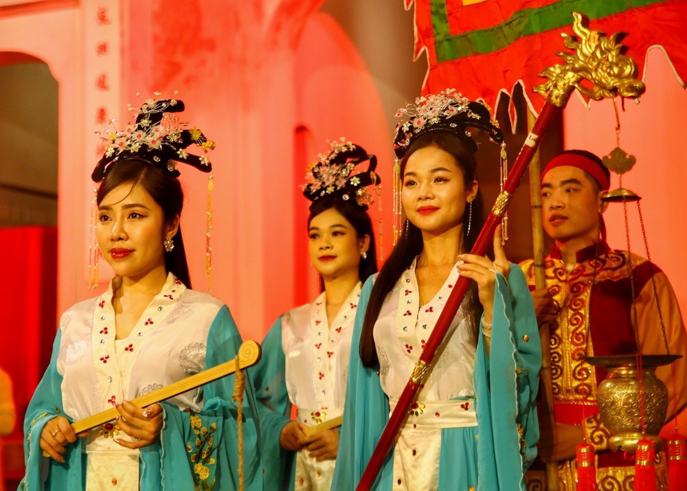 Tour đêm “Tiếng chuông Trấn Vũ”: Gắn bảo tồn di sản với phát triển sản phẩm du lịch mới - Ảnh 3.