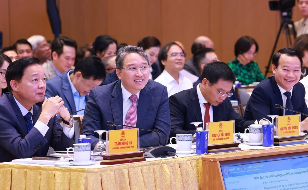Thủ tướng Phạm Minh Chính: Cổng Pháp luật quốc gia phải thực sự là công cụ hữu ích của người người, nhà nhà - Ảnh 4.