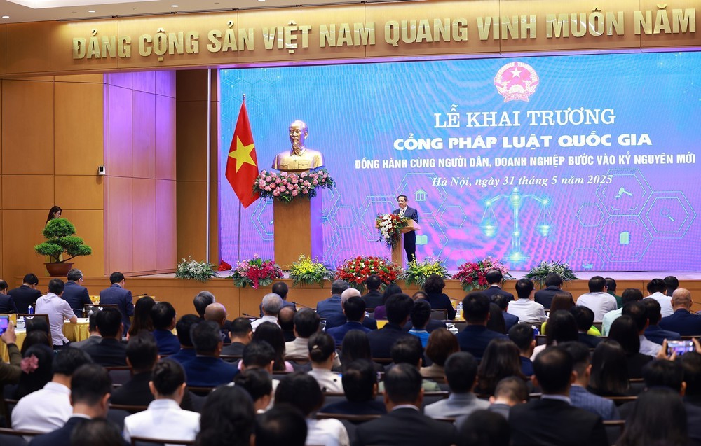 Thủ tướng Phạm Minh Chính: Cổng Pháp luật quốc gia phải thực sự là công cụ hữu ích của người người, nhà nhà - Ảnh 3.