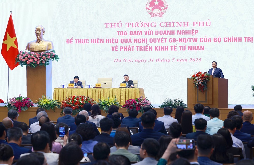 Thủ tướng Phạm Minh Chính: Phải trả lời giải quyết yêu cầu, khó khăn, vướng mắc của doanh nghiệp trong 2 tuần - Ảnh 2.